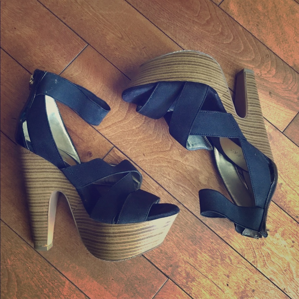 Platform sandals